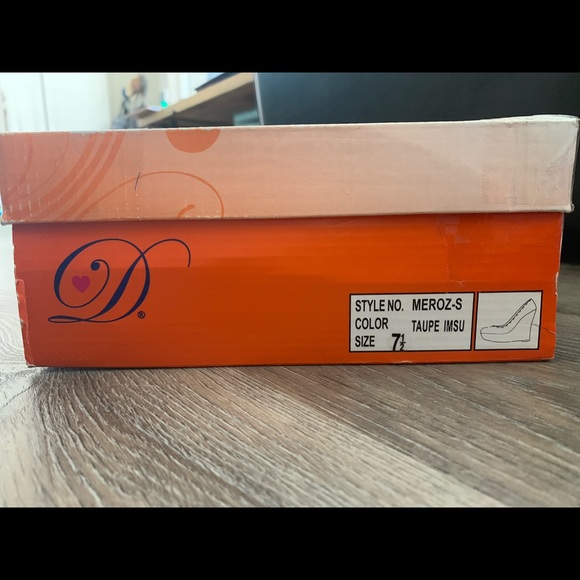 Taupe Wedges - Picture 4 of 4